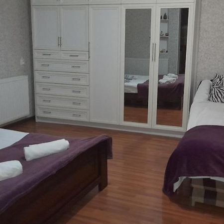 Tbilisi 300 Apartment ภายนอก รูปภาพ