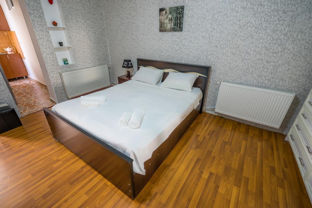 Tbilisi 300 Apartment ภายนอก รูปภาพ