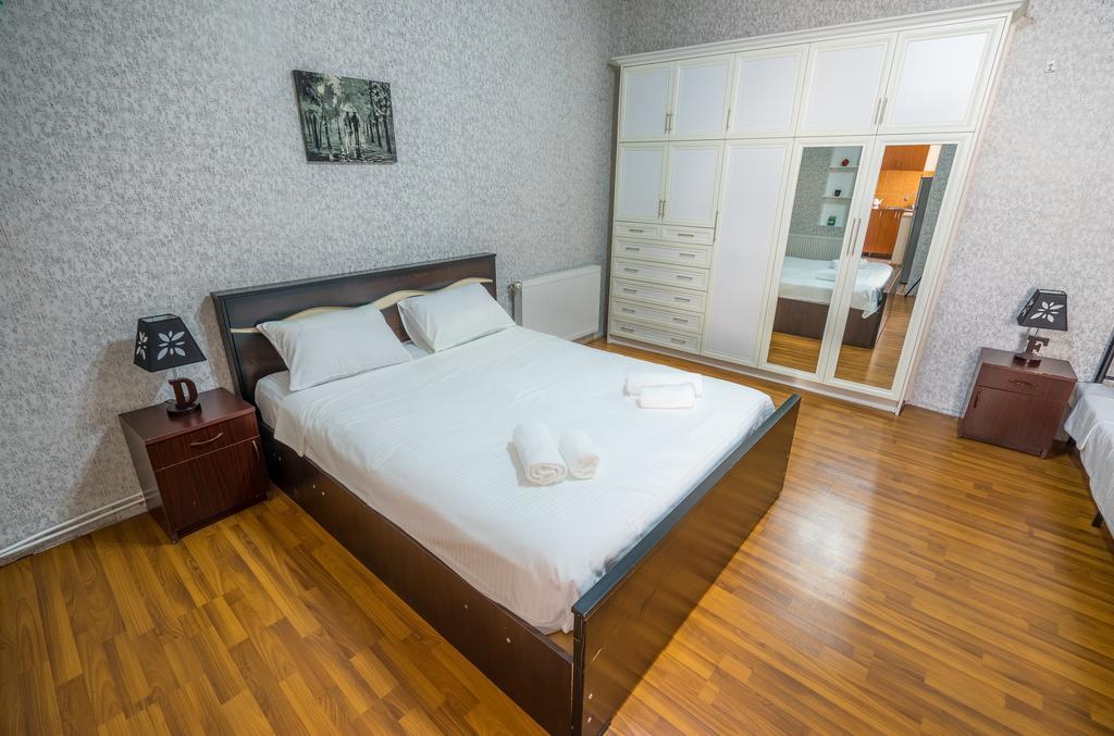 Tbilisi 300 Apartment ภายนอก รูปภาพ